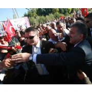 ABDULLAH GÜL E VAN DA COŞKULU KARŞILAMA